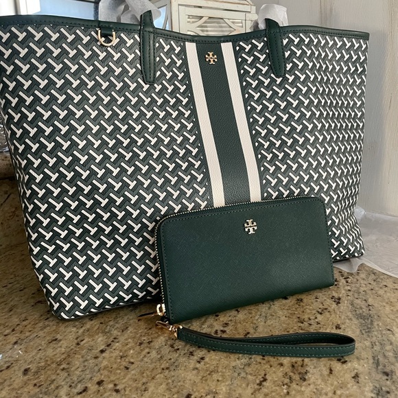 New Tory Burch large tote & full size wallet 🎉 - Picture 2 of 10